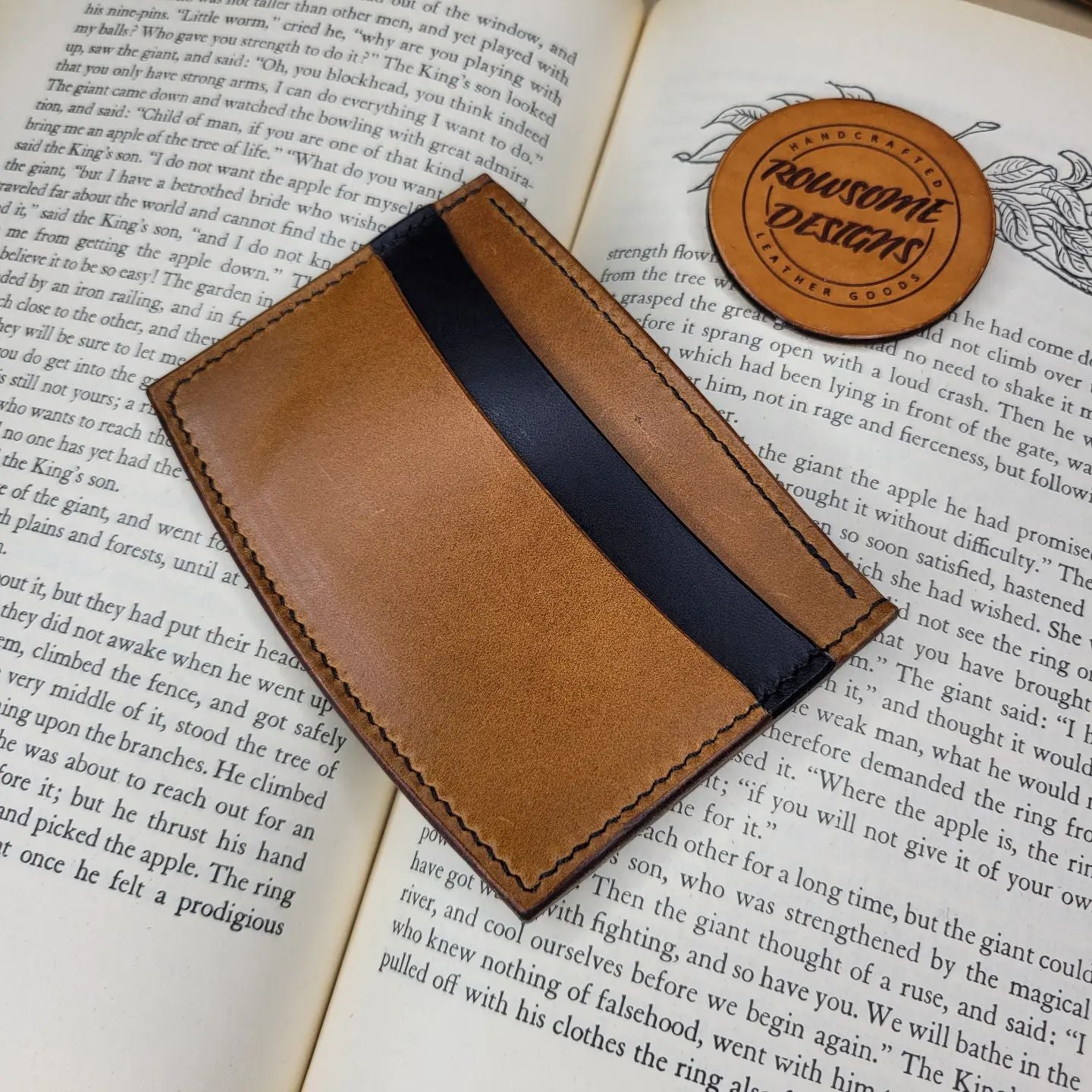 Five-Pocket Minimalist Wallet | Black & Tan